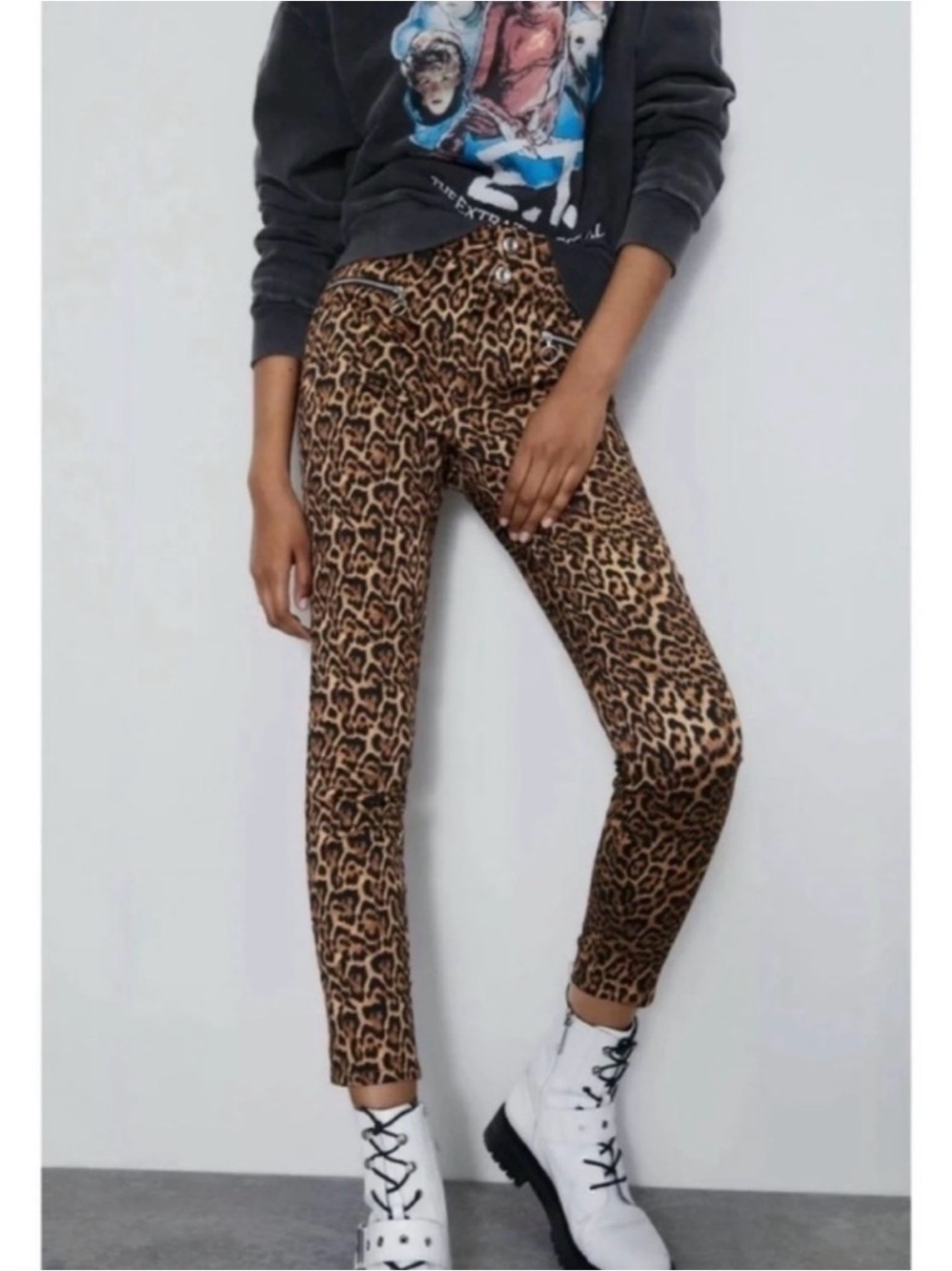 NWT Zara mid rise jeans pants cheetah print 2 mob wife